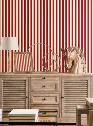 living room with red, beige and gold stripe wallpaper